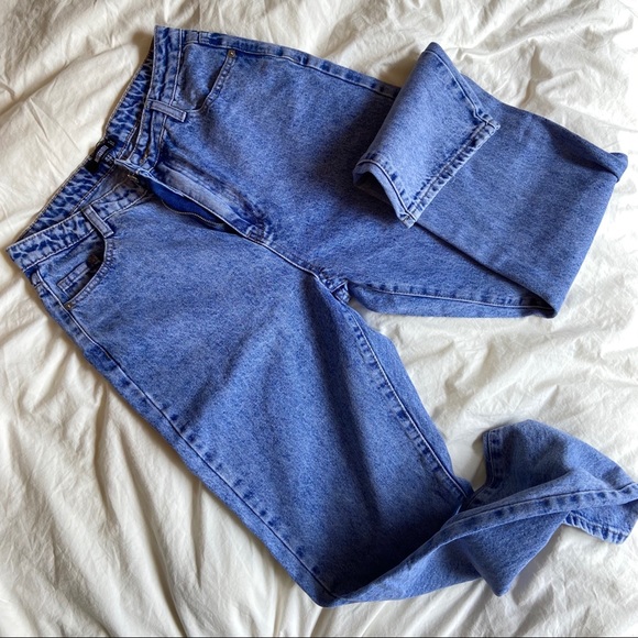 Misguided High Rise Straight Leg Jeans - Picture 4 of 6